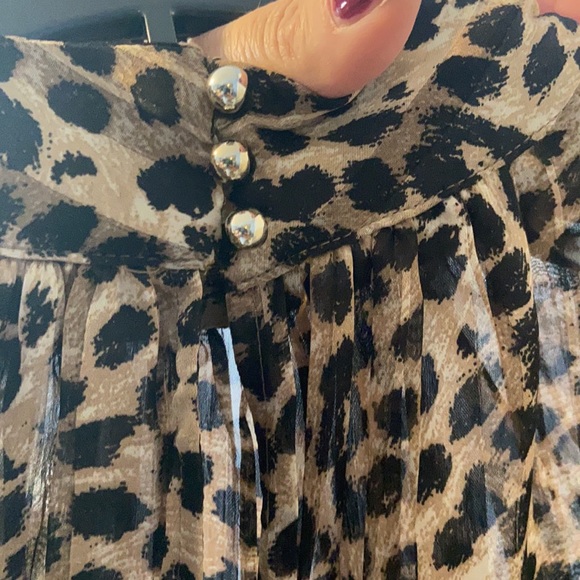 H&M Cheetah Print Blouse. NWOT - Picture 6 of 7